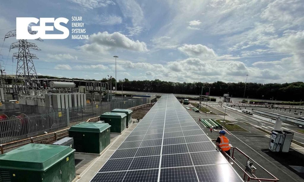 İngiltere Ulusal Sergi Merkezi'nde Güneş Enerjisiyle Çalışan Şarj İstasyonu 180 Elektrikli Araç İçin Enerji Sağlıyor